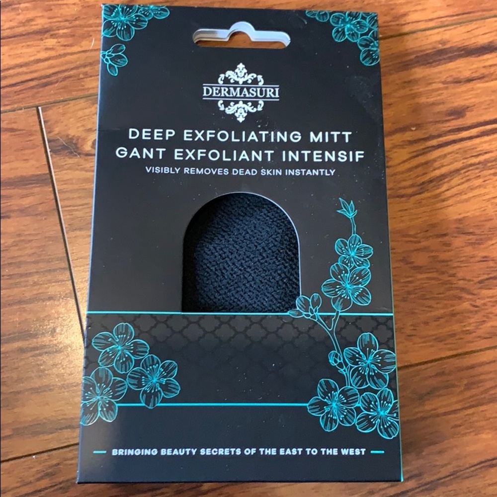 Brand New Deep Exfoliating Mitt